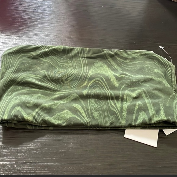 NWT Good American by Khloe Kardashian Better Band Top - Picture 2 of 3